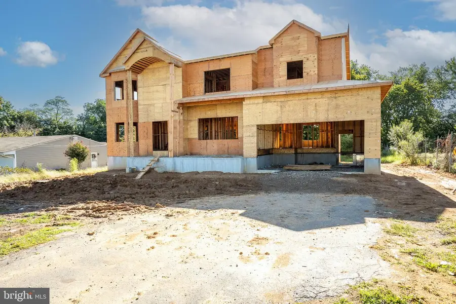 16 Newman Rd, Kendall Park, NJ 08824 - #3