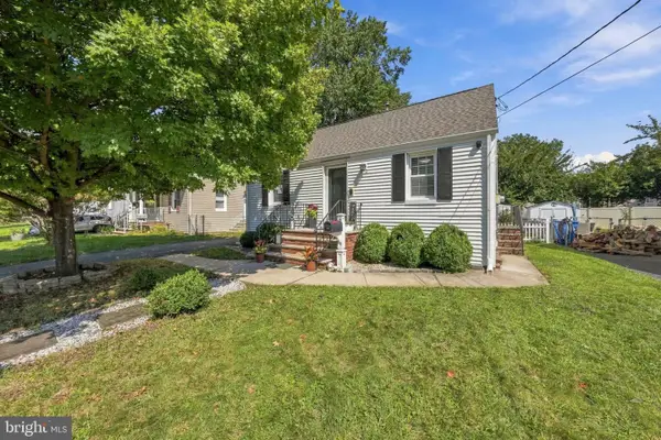 212 Stephenson Ave, MIDDLESEX, NJ 08846