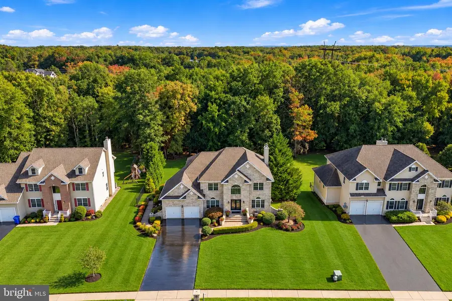 10 Treetops Dr, Monroe, NJ 08831 - #2