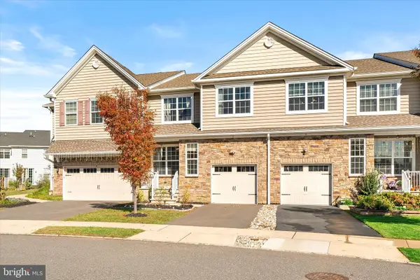 5 Marigold, MONROE TWP, NJ 08831