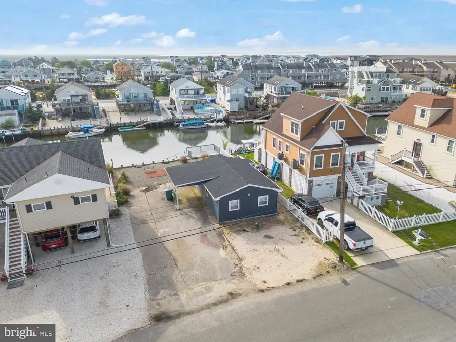 129 S Captains Dr, Little Egg Harbor Township, NJ 08087 - Image #2