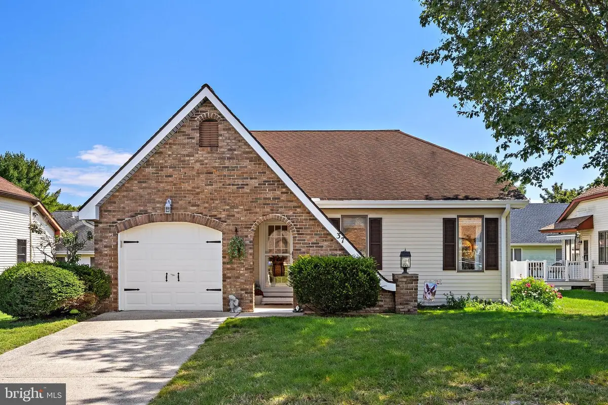 37 Fir Rd, Manahawkin, NJ 08050 - Image #1