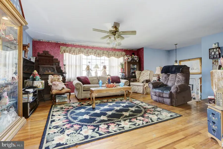 1121 Aspen Dr, Toms River, NJ 08753 - Image #2
