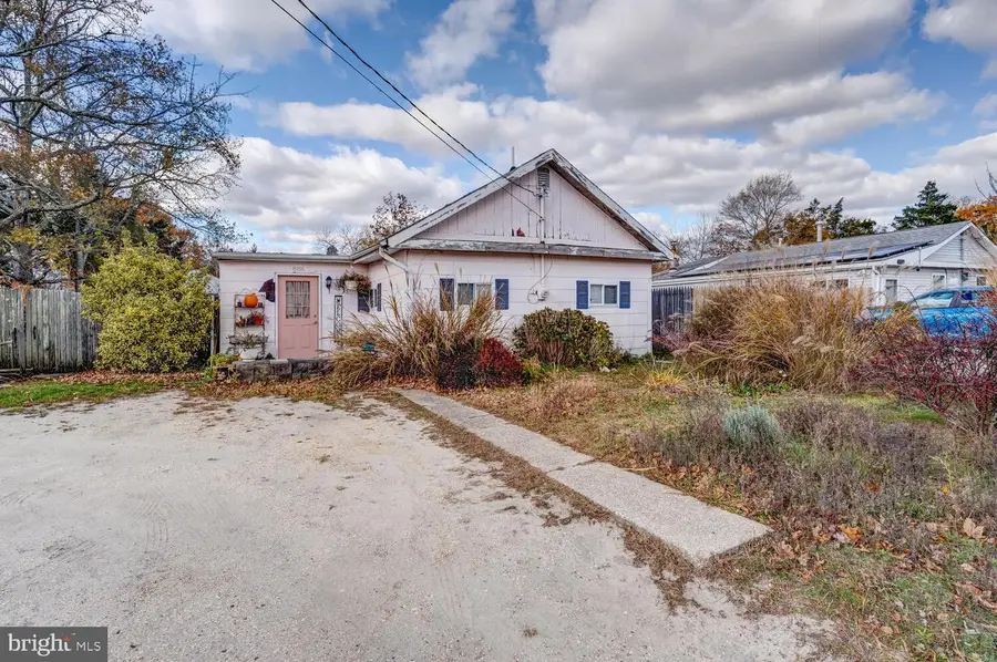 886 Radio Rd, Little Egg Harbor Township, NJ 08087 - Image #2