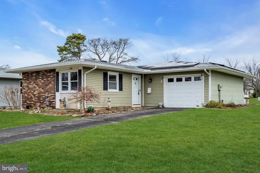 201 Blake Cir, Brick, NJ 08724 - Image #3