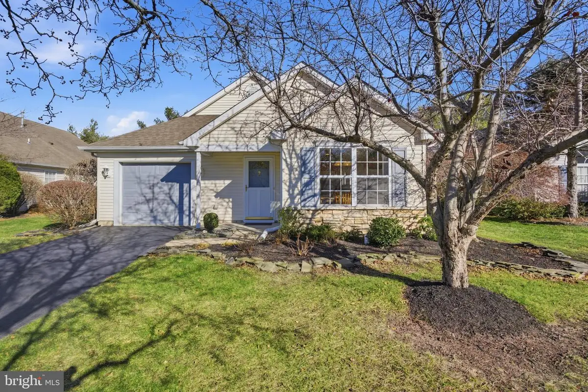 11 Schoolhouse Ln, Lakewood, NJ 08701 - Image #1