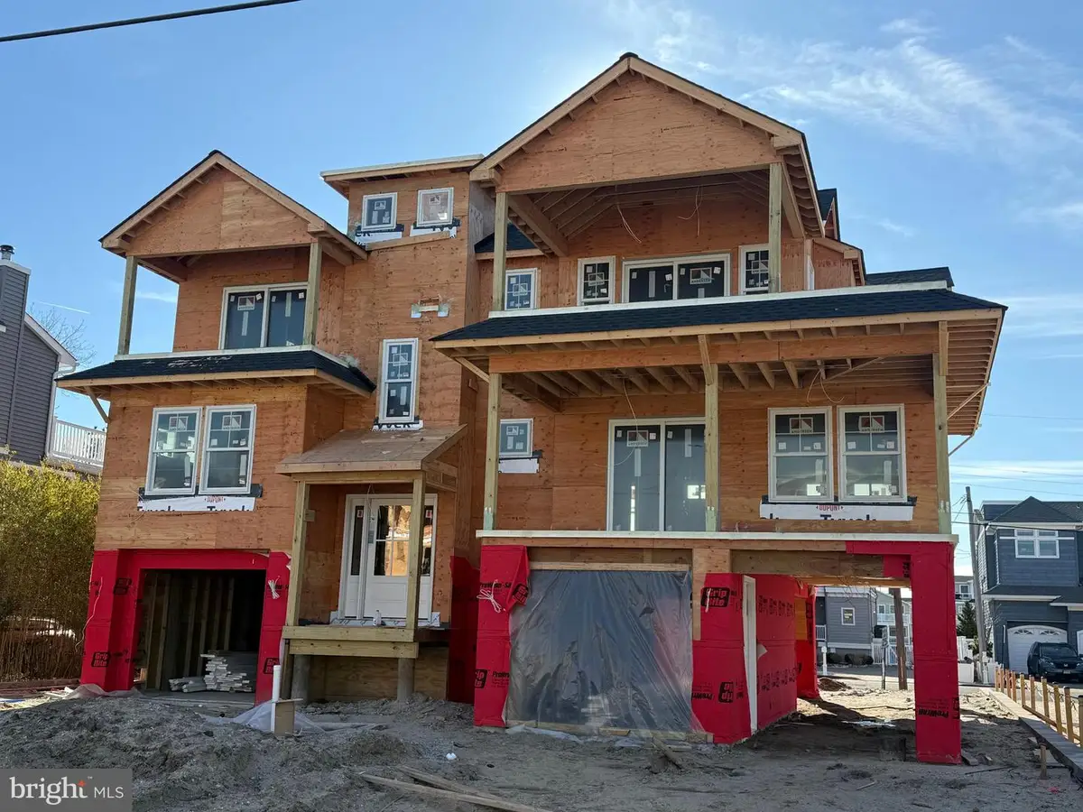 354 W 11th St, Ship Bottom, NJ 08008 - Image #1