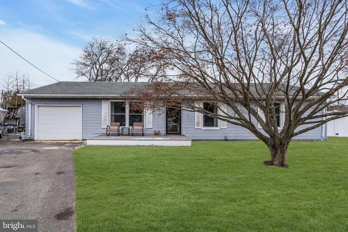 405 Decker Ct, Lanoka Harbor, NJ 08734 - Image #1