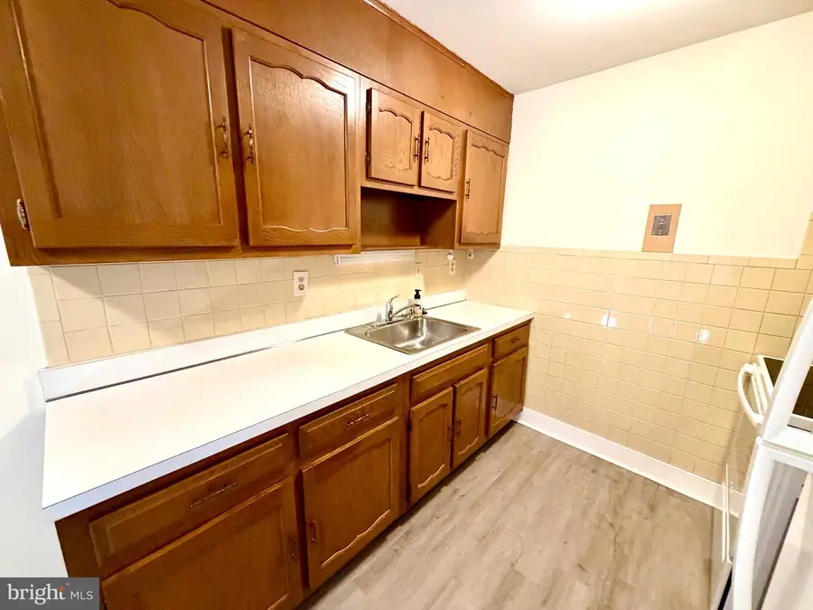 842-b Inverness Ct, Lakewood, NJ 08701 - Image #3