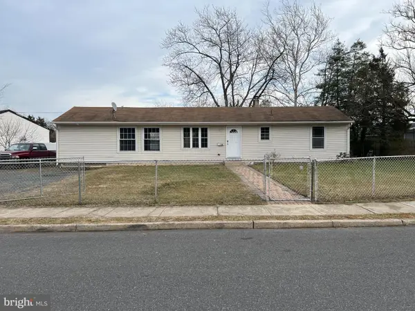 121 Belmont Dr, TOMS RIVER, NJ 08757