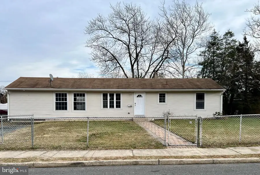 121 Belmont Dr, Toms River, NJ 08757 - Image #3