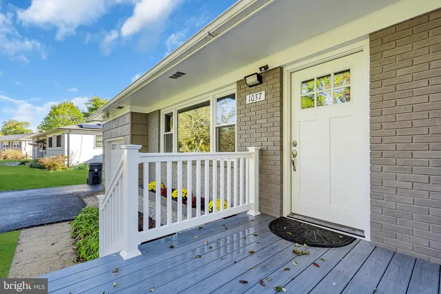 1037 Savannah St, Toms River, NJ 08753 - #3