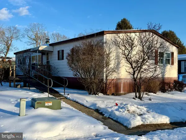 33 Judith Way, JACKSON, NJ 08527