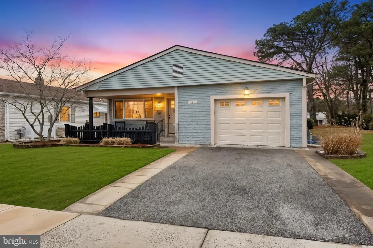 3 Woodstock Dr, Toms River, NJ 08757 - #1