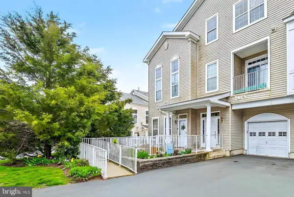 144 Melanie Way #1912, MANAHAWKIN, NJ 08050