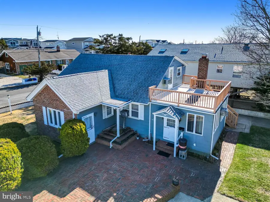 346 W 7th St, Ship Bottom, NJ 08008 - #2