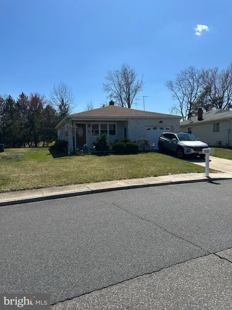 15 Bonaire Dr, Toms River, NJ 08757 - #2