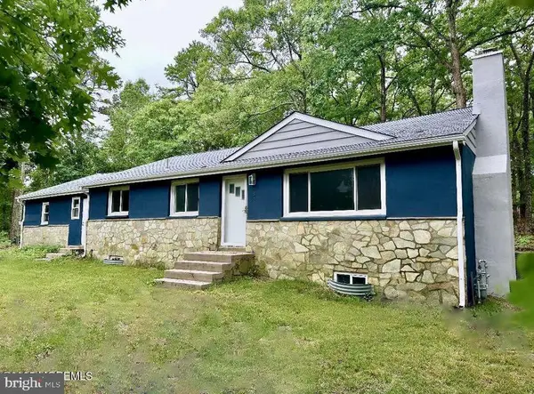 135 S Main St, BARNEGAT, NJ 08005