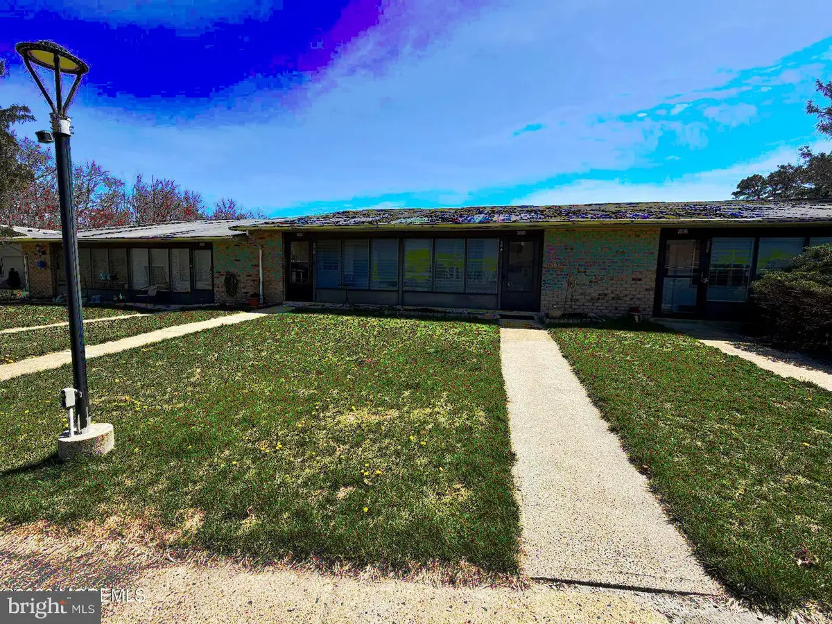 20-d Yorkshire Ct, Manchester, NJ 08759 - #1