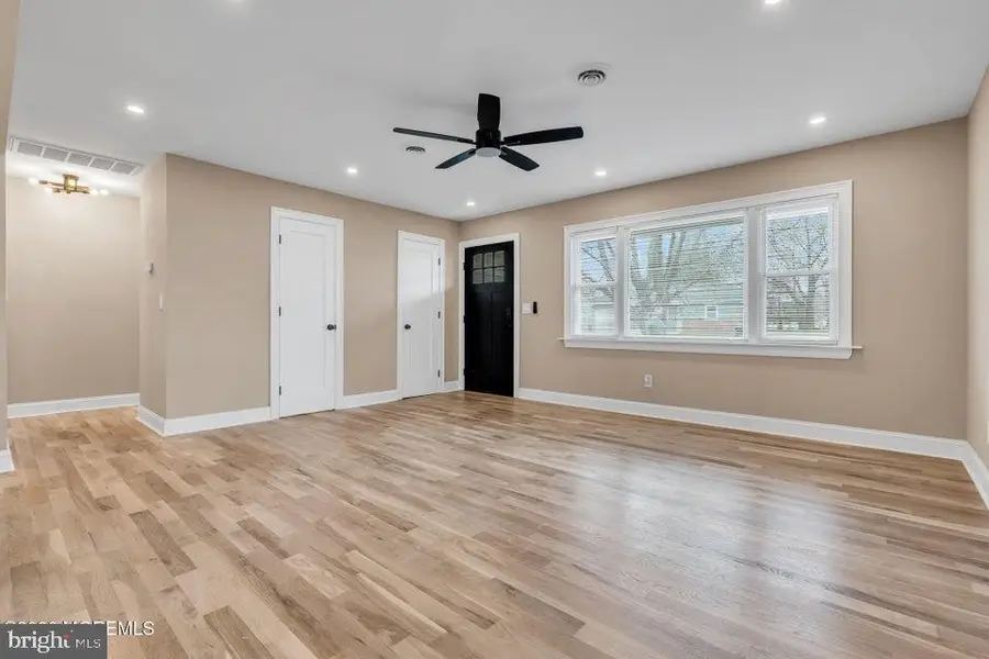 77 Brakenbury Dr, Toms River, NJ 08757 - #3