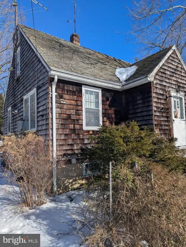 130 E Lacey Rd, FORKED RIVER, NJ 08731