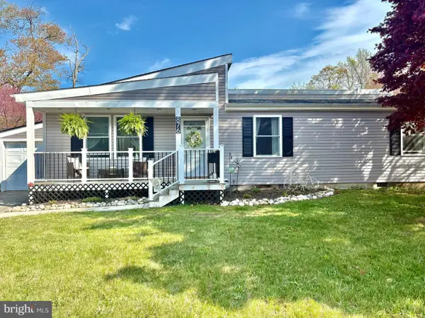 876 Center St, TUCKERTON, NJ 08087