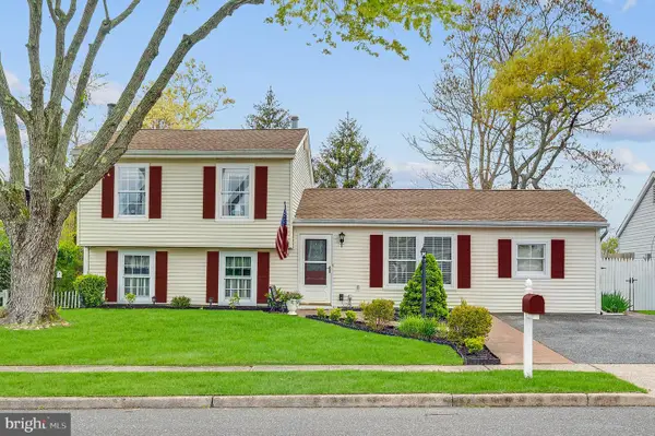 77 Schooner Ave, BARNEGAT, NJ 08005