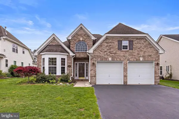 61 Honeysuckle Dr, MANAHAWKIN, NJ 08050