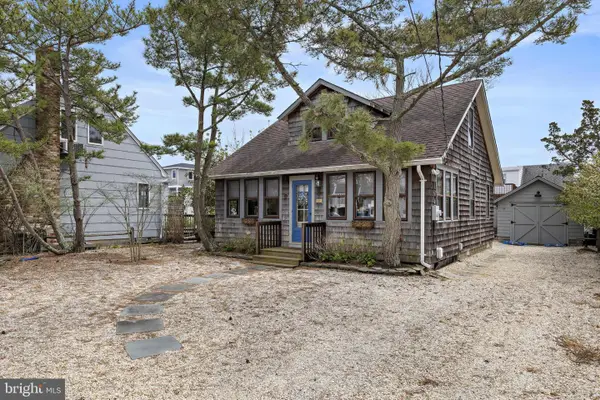 276 N 11th St, SURF CITY, NJ 08008