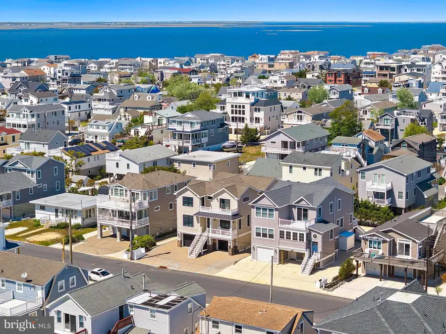 231 N 8th St, Surf City, NJ 08008 - #3