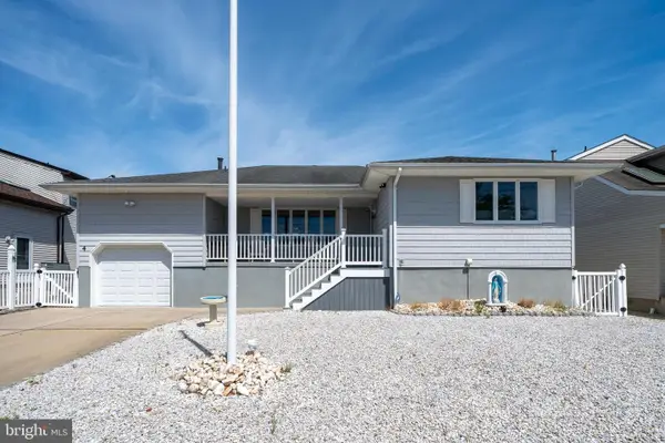 4 Clearwater Way, TOMS RIVER, NJ 08753