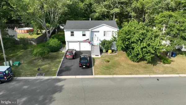 33 Country Club Blvd, LITTLE EGG HARBOR TWP, NJ 08087