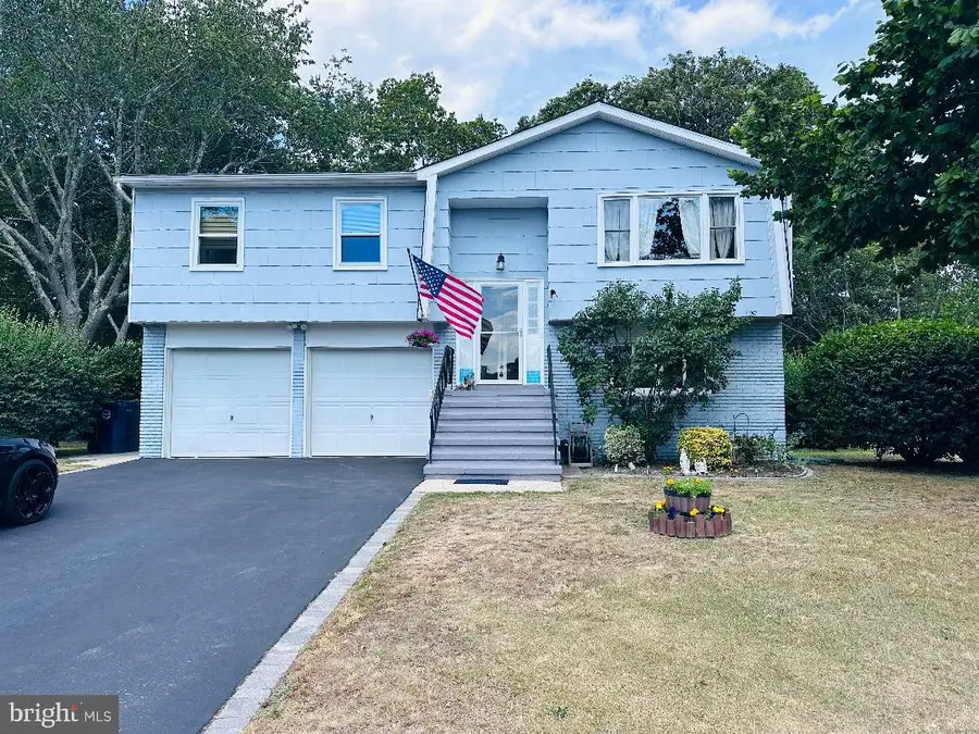 33 Country Club Blvd, Little Egg Harbor, NJ 08087 - #2
