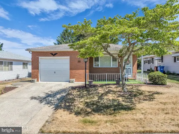 35 Puerto Vallarta St, TOMS RIVER, NJ 08757