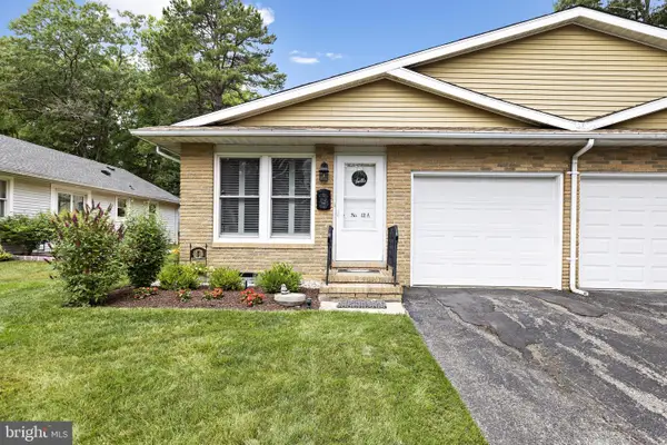 12 A Walnut Rd, MANAHAWKIN, NJ 08050