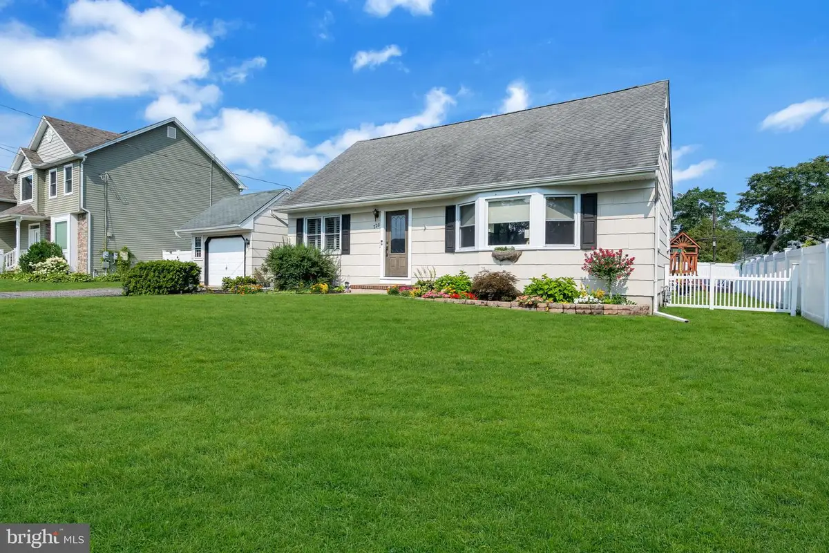728 Neptune Ave, Beachwood, NJ 08722 - #1