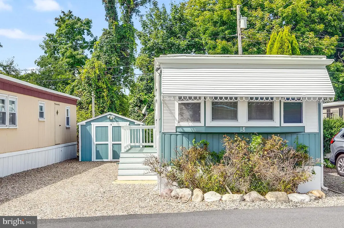 215 E Bay Ave #18, Manahawkin, NJ 08050 - #1