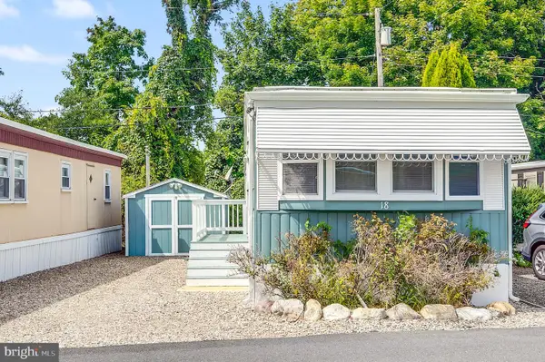 215 E Bay Ave #18, MANAHAWKIN, NJ 08050