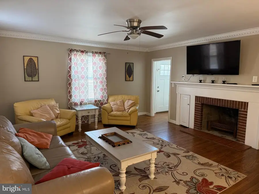 81 N Greenwich St, Alloway, NJ 08001 - #2