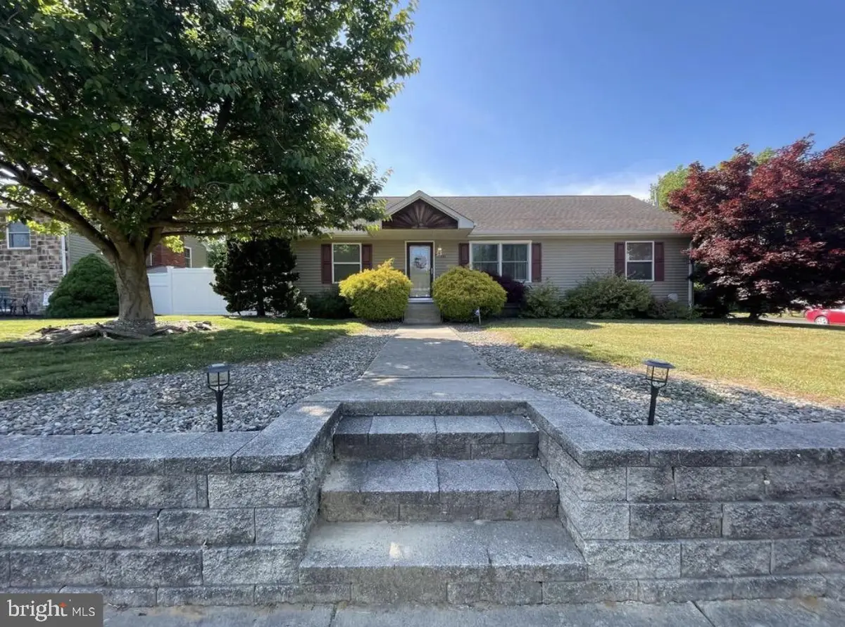141 Lincoln Dr, Pennsville, NJ 08070 - #1