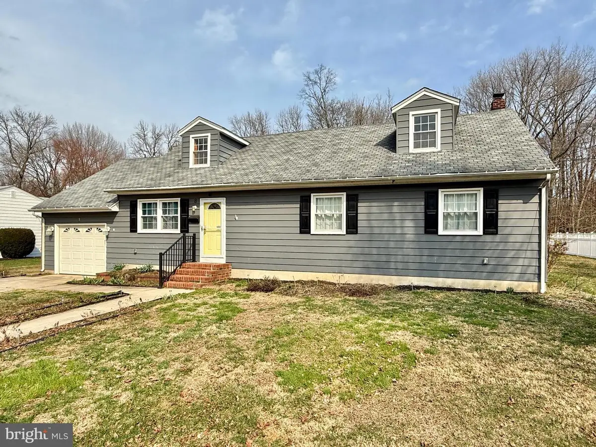 8 Woodside Pl, Pennsville, NJ 08070 - #1