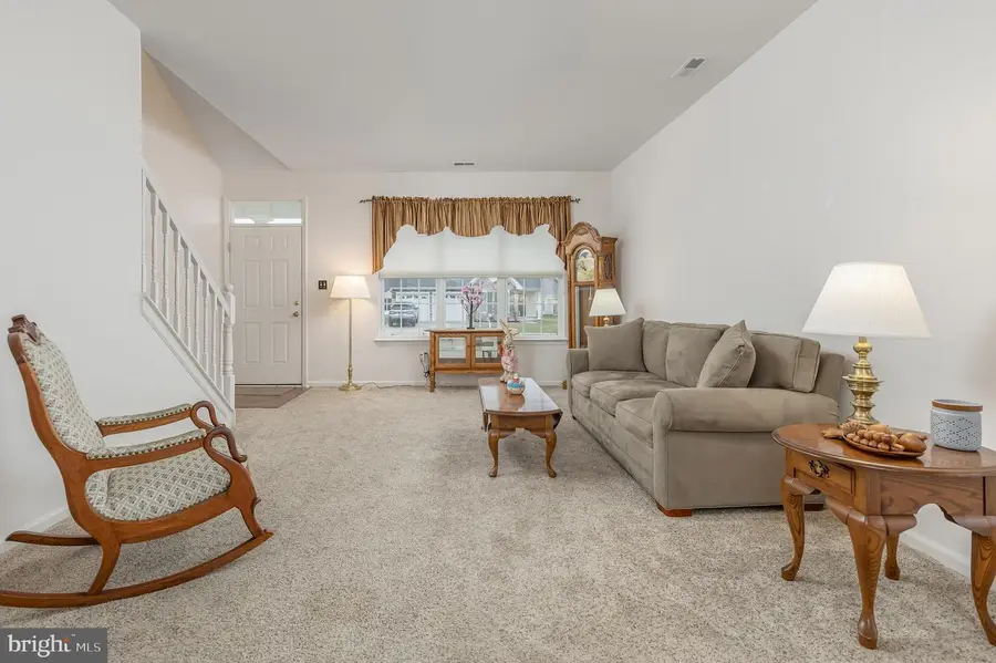 39 Meadowview Dr, Woodstown, NJ 08098 - #3