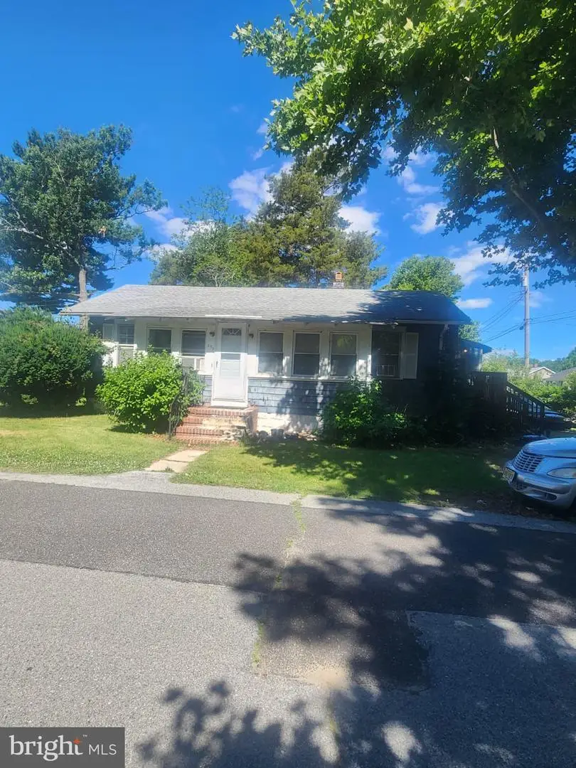 238 E St, Penns Grove, NJ 08069 - #2