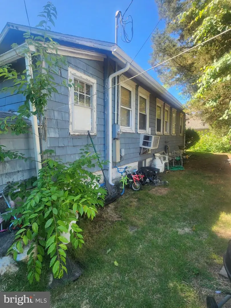 238 E St, Penns Grove, NJ 08069 - #3