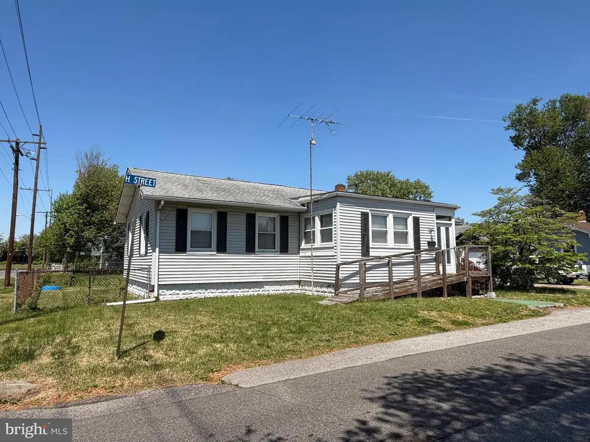 258 H St, Carneys Point, NJ 08069 - #1