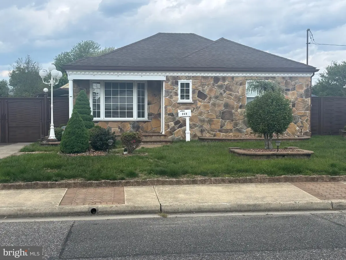 209 Marsden Ave, Penns Grove, NJ 08069 - #1