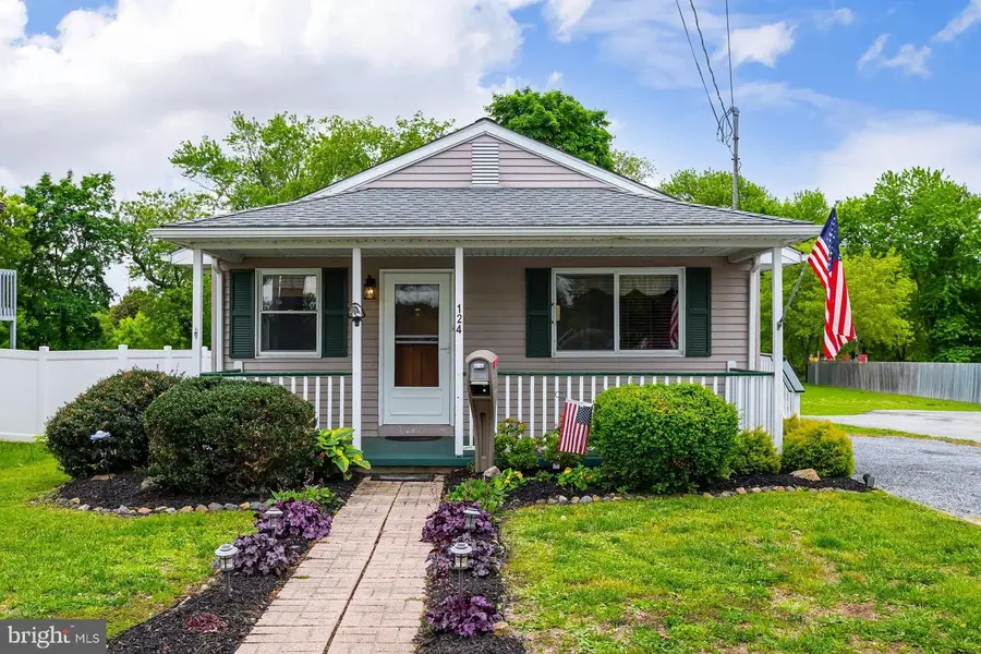 124 E Millbrooke Ave, Woodstown, NJ 08098 - #2