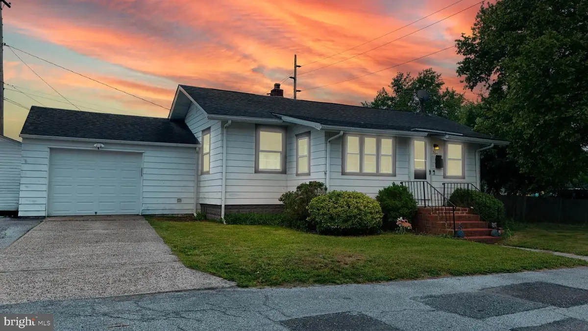 257 G St, Carneys Point, NJ 08069 - #1