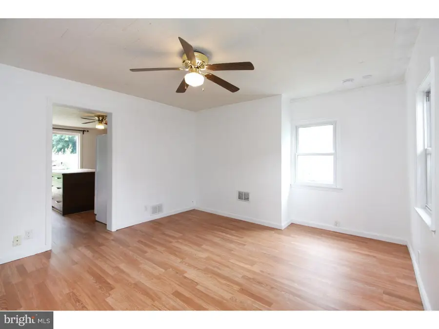 39 E Millbrooke Ave, Woodstown, NJ 08098 - #3