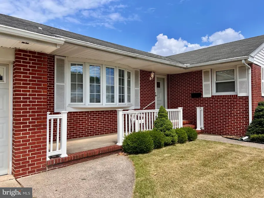 27 Meadow Rd, Pennsville, NJ 08070 - #3